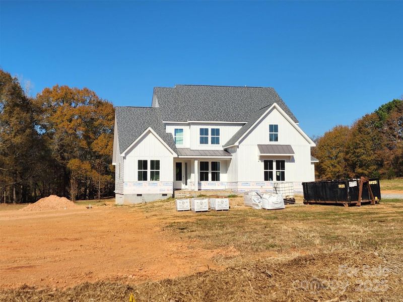 Exterior details and patio area of a home in , Gastonia (Image 2).