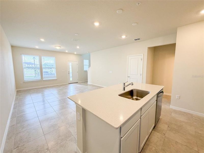 Spacious, unfurnished interior of a new home in , Orlando (Image 15).