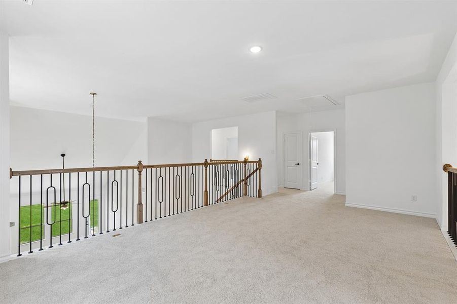 Spacious, unfurnished interior of a new home in Cambridge Manor, North Richland Hills (Image 22).