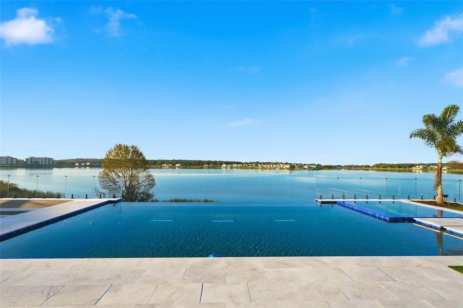 Exterior details and patio area of a home in , Montverde (Image 26).