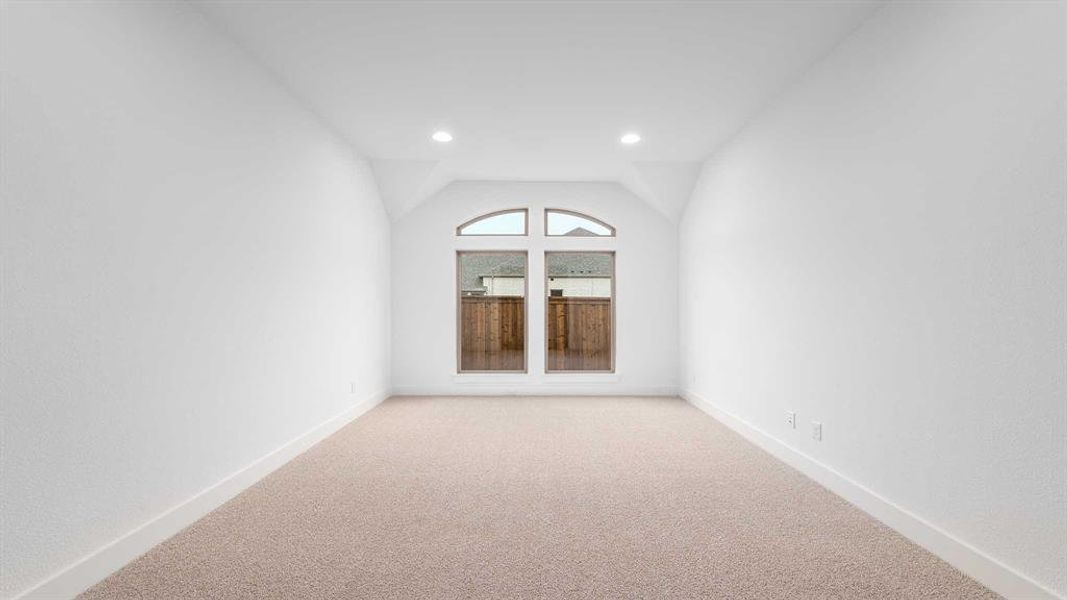 Spacious, unfurnished interior of a new home in Myrtle Creek 60', Waxahachie (Image 17).