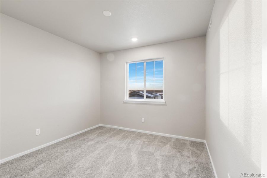 Spacious, unfurnished interior of a new home in Wolf Creek Run West, Strasburg (Image 18).