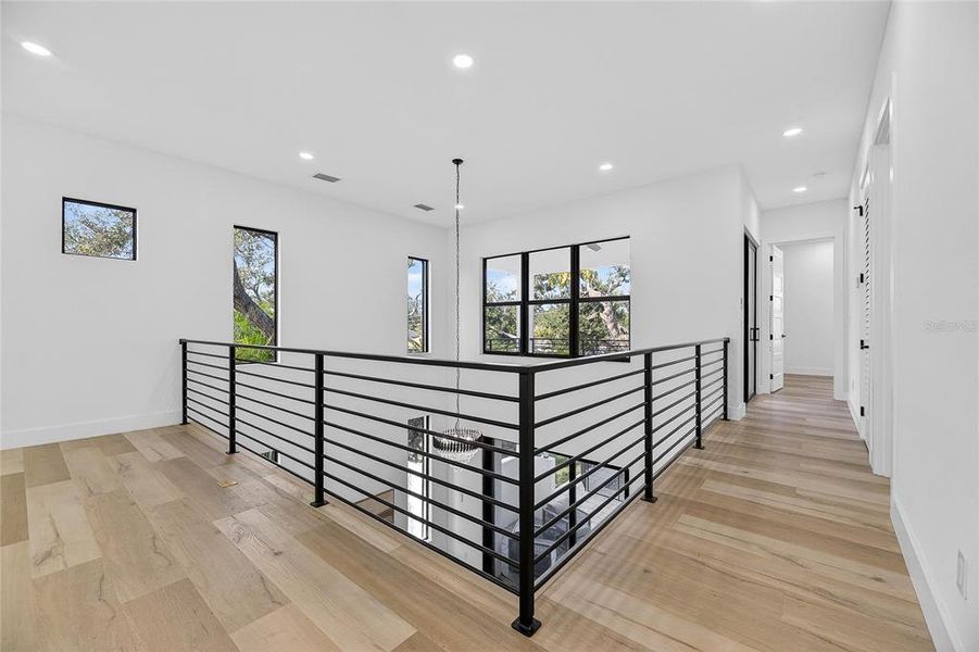 Spacious, unfurnished interior of a new home in , Sarasota (Image 23).