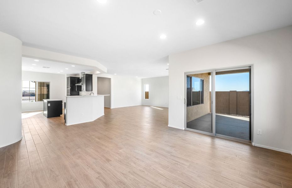 Spacious, unfurnished interior of a new home in Parkside at Anthem at Merrill Ranch, Florence (Image 21).