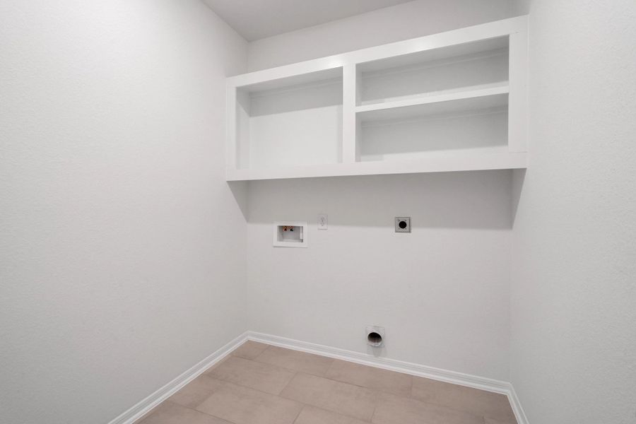 Spacious, unfurnished interior of a new home in Spring Creek Trails, Magnolia (Image 15).