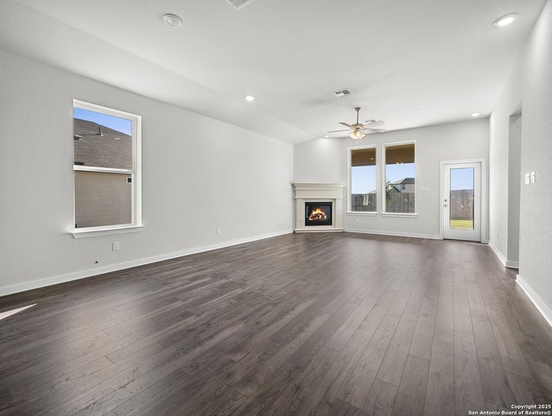 Spacious, unfurnished interior of a new home in Morgan Meadows, San Antonio (Image 14). Spacious, unfurnished interior of a new home in Morgan Meadows, San Antonio (Image 14).