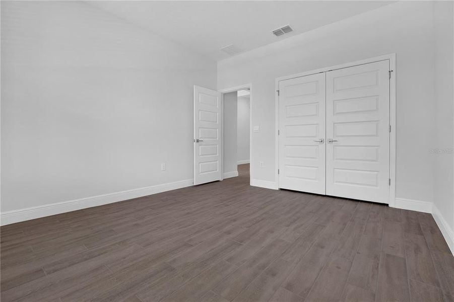 Spacious, unfurnished interior of a new home in Waterleigh, Winter Garden (Image 37).