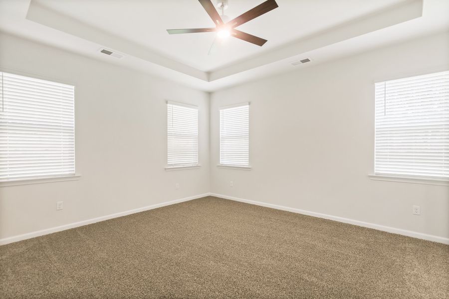 Spacious, unfurnished interior of a new home in The Grove, Florence (Image 34).