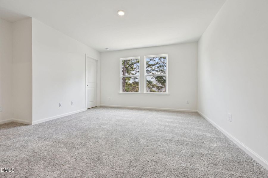 26-web-or-mls-210 Parker Lane-S0503-026