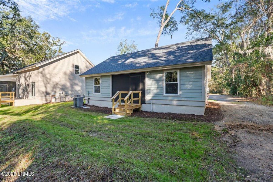 Exterior details and patio area of a home in , Beaufort (Image 35).