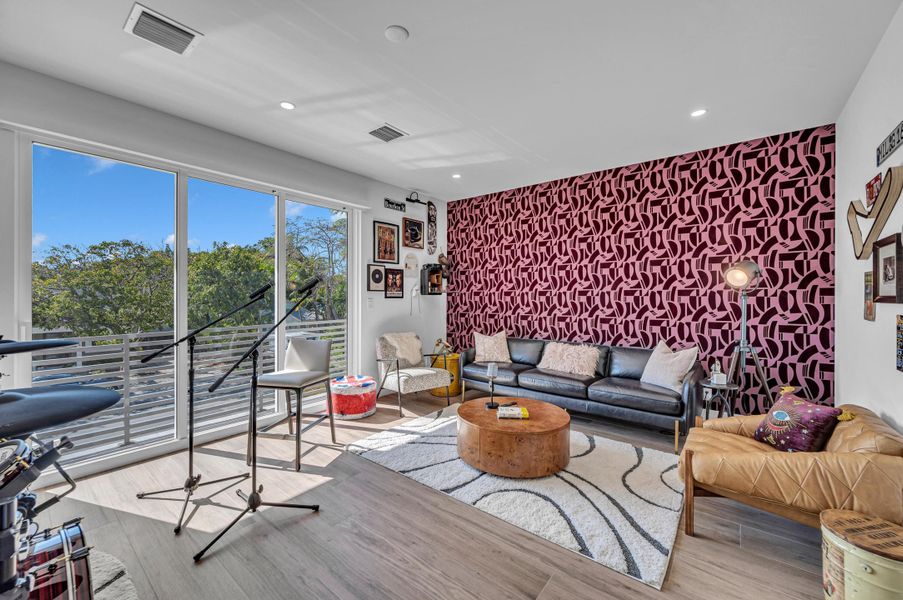 618 NE 15th AVE-65