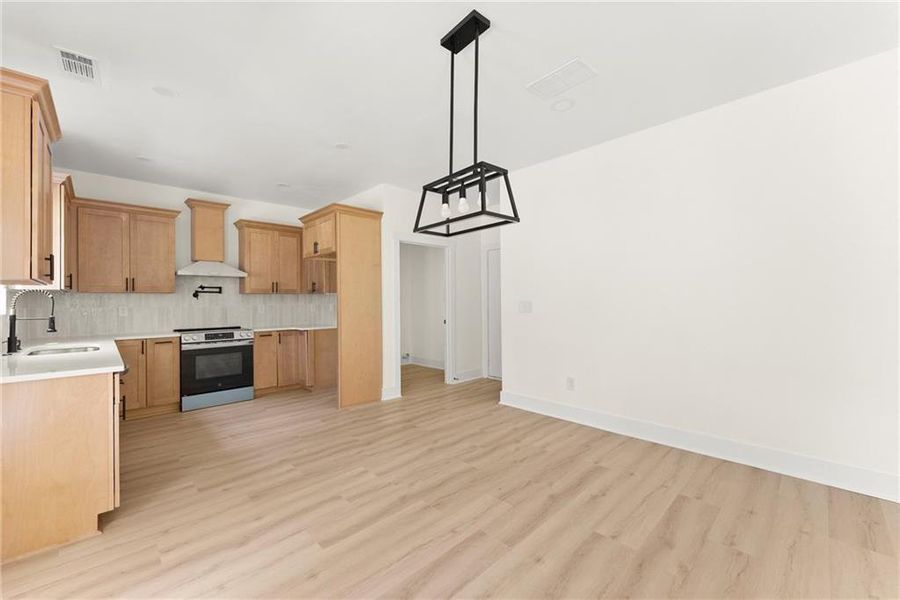 Furnished interior view inside a new home in , Clarkesville (Image 7).