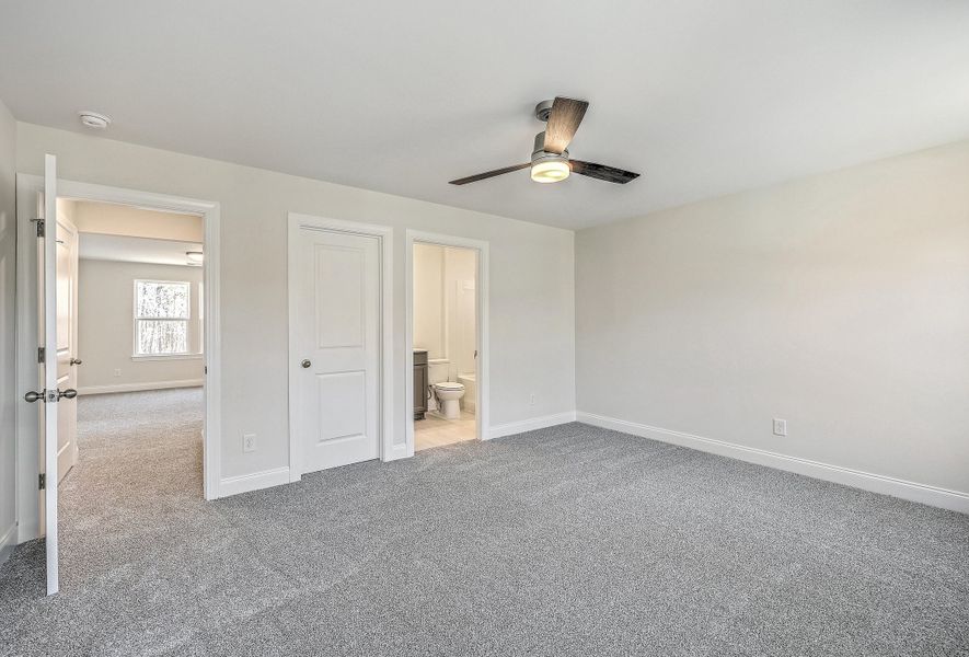 Spacious, unfurnished interior of a new home in , Summerville (Image 28).