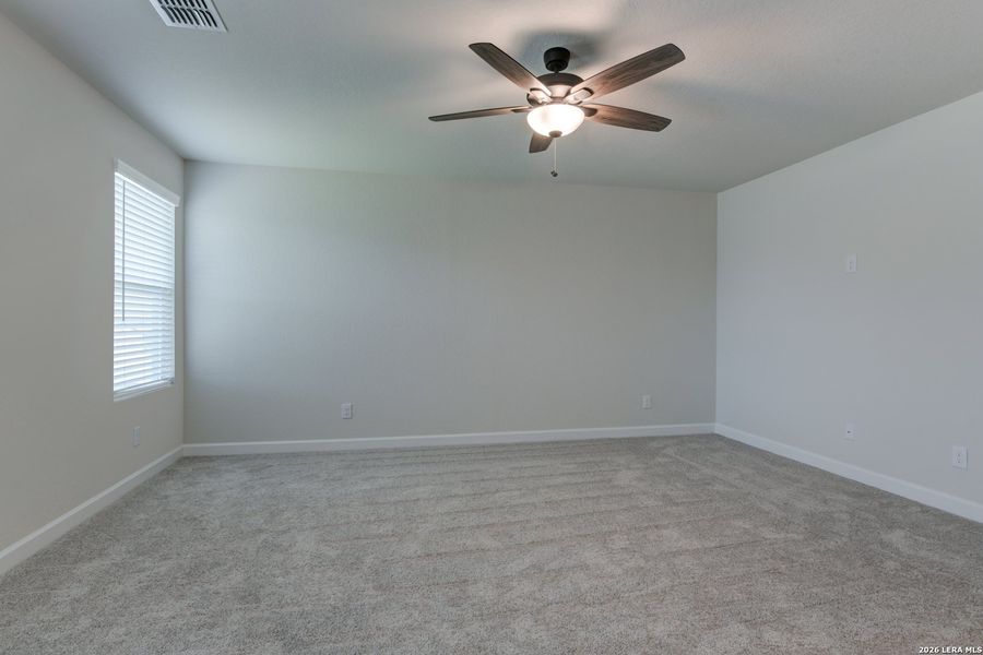 Spacious, unfurnished interior of a new home in Saddlebrook Ranch, Schertz (Image 13).