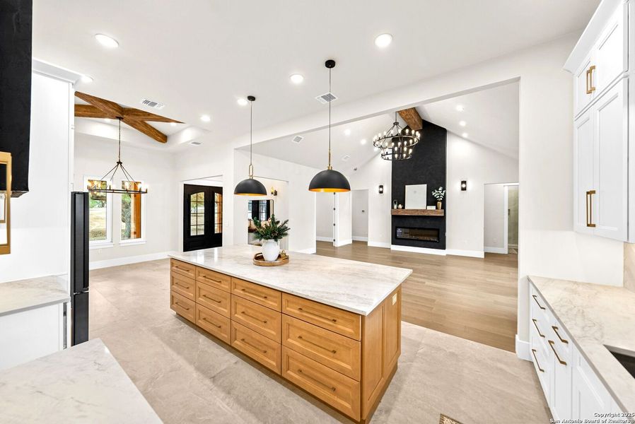 Furnished interior view inside a new home in , Bandera (Image 8).