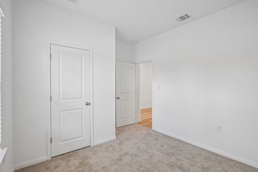 Spacious, unfurnished interior of a new home in Lisso, Pflugerville (Image 25).