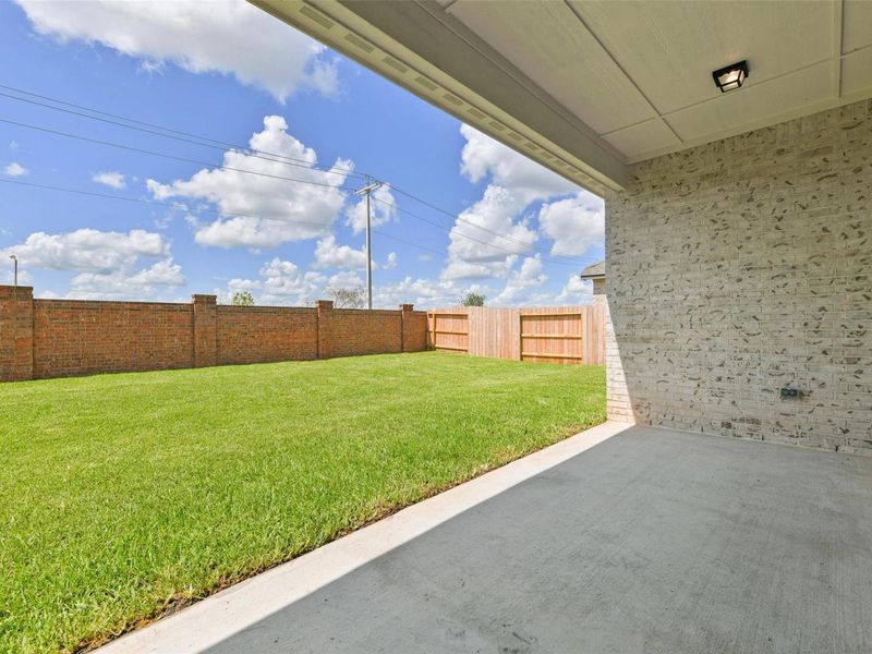 Exterior details and patio area of a home in Lago Mar, Texas City (Image 1). Exterior details and patio area of a home in Lago Mar, Texas City (Image 1).
