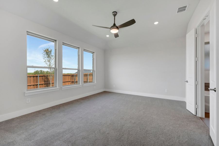 Spacious, unfurnished interior of a new home in LaPrelle, Fort Worth (Image 20).