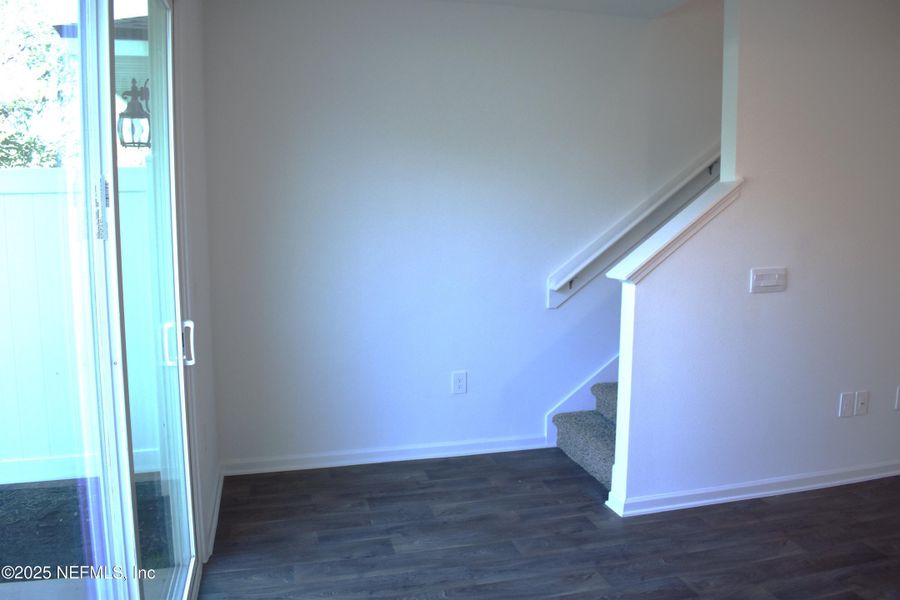 Spacious, unfurnished interior of a new home in Old Kings Trail, Jacksonville (Image 25).