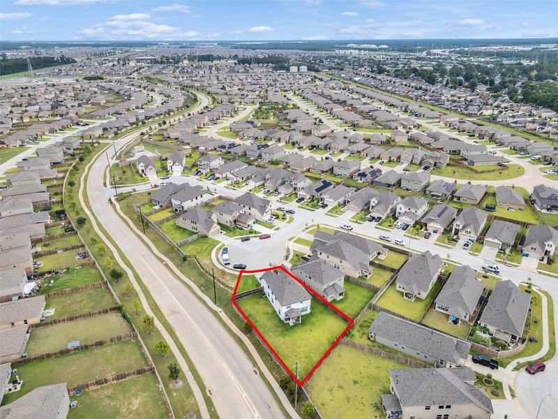 Image 27 of a home in Park Lakes East.