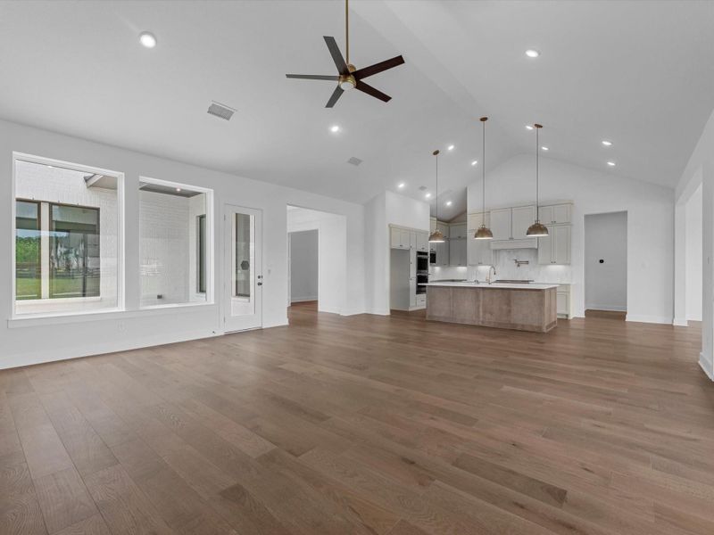 Spacious, unfurnished interior of a new home in The Estates at James Lane, Fulshear (Image 27).