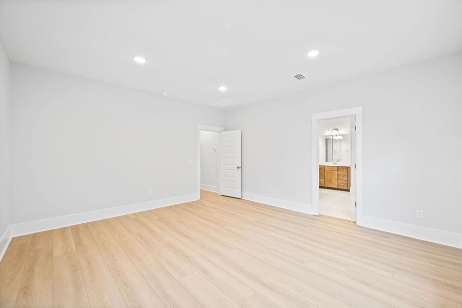 Spacious, unfurnished interior of a new home in Nexton, Summerville (Image 44).