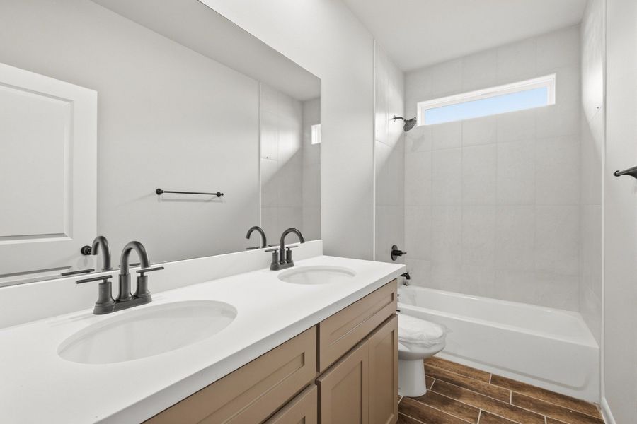 Furnished interior view inside a new home in Alberta Heights, Edinburg (Image 6).
