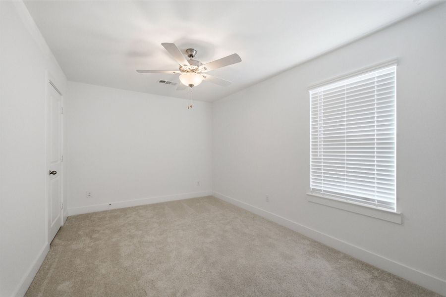 Spacious, unfurnished interior of a new home in Saddlebrook Estates, Waxahachie (Image 29).
