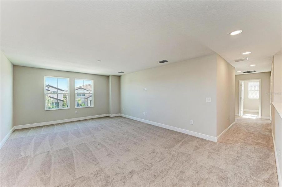 Spacious, unfurnished interior of a new home in Crosswind Ranch, Parrish (Image 29).