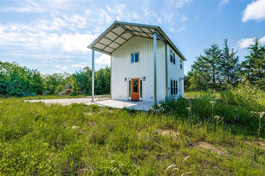 Exterior details and patio area of a home in , Blue Ridge (Image 16).