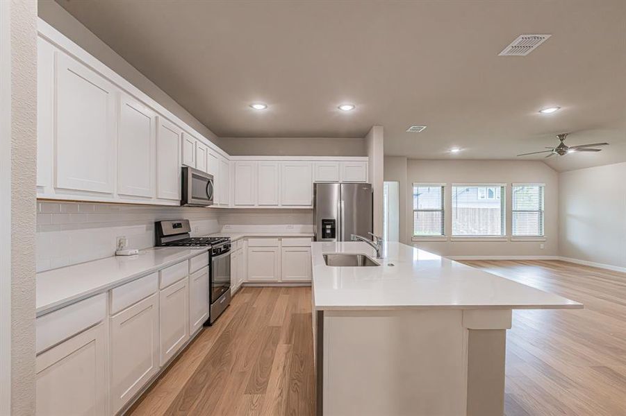 Furnished interior view inside a new home in Elevon, Lavon (Image 8).