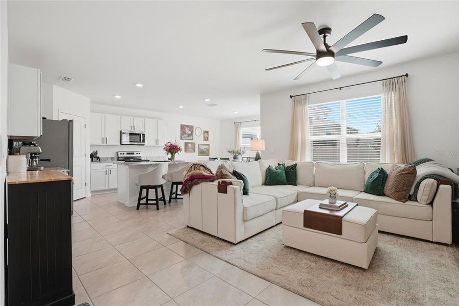 Furnished interior view inside a new home in , Wesley Chapel (Image 14).