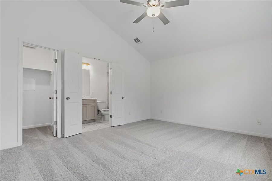 Spacious, unfurnished interior of a new home in Turnbo Ranch, Killeen (Image 20).