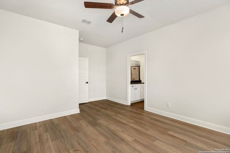 Spacious, unfurnished interior of a new home in Hightop Ridge, Converse (Image 7).