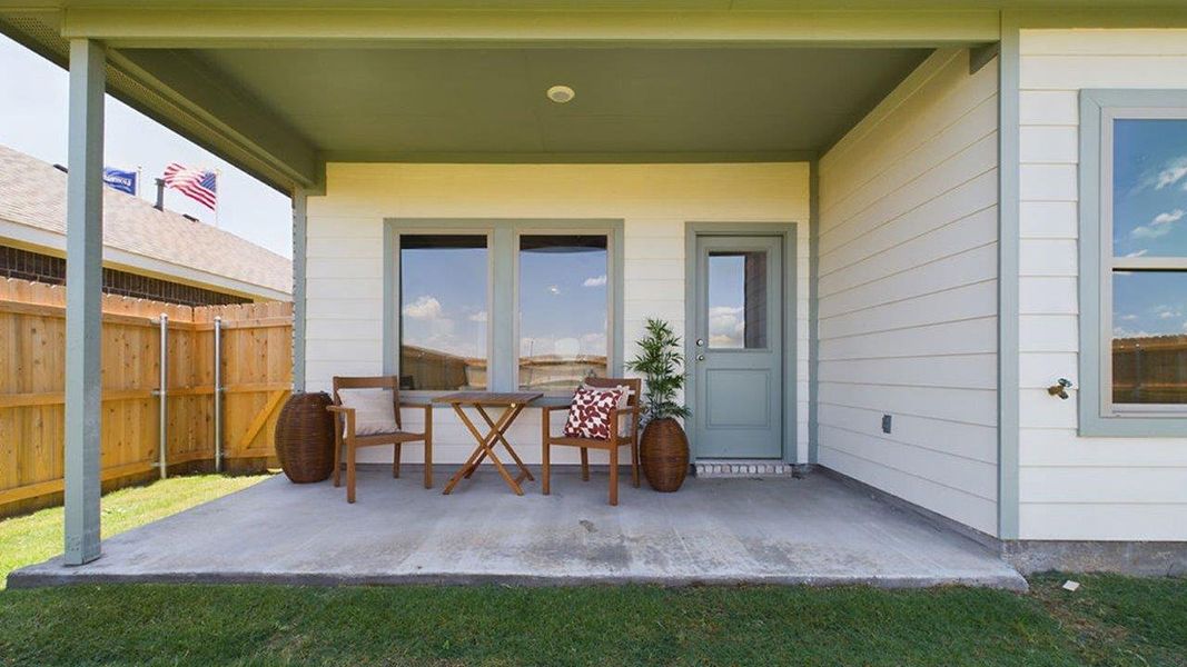Representative exterior details of a home built from the The Pierce by D.R. Horton in Overlook West, Wolfforth (Image 2).