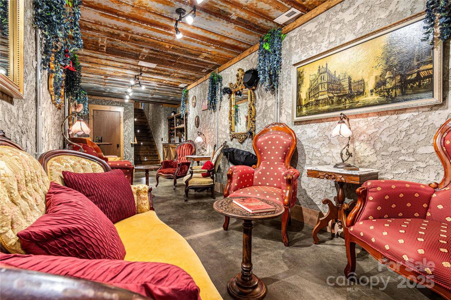 Community amenities in , Cashiers (Image 39).