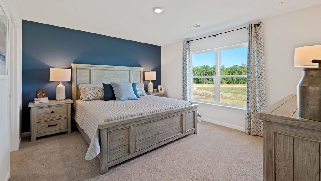 Representative furnished interior of a home built from the Freeport by D.R. Horton in Cascade Point, Seneca (Image 30).
