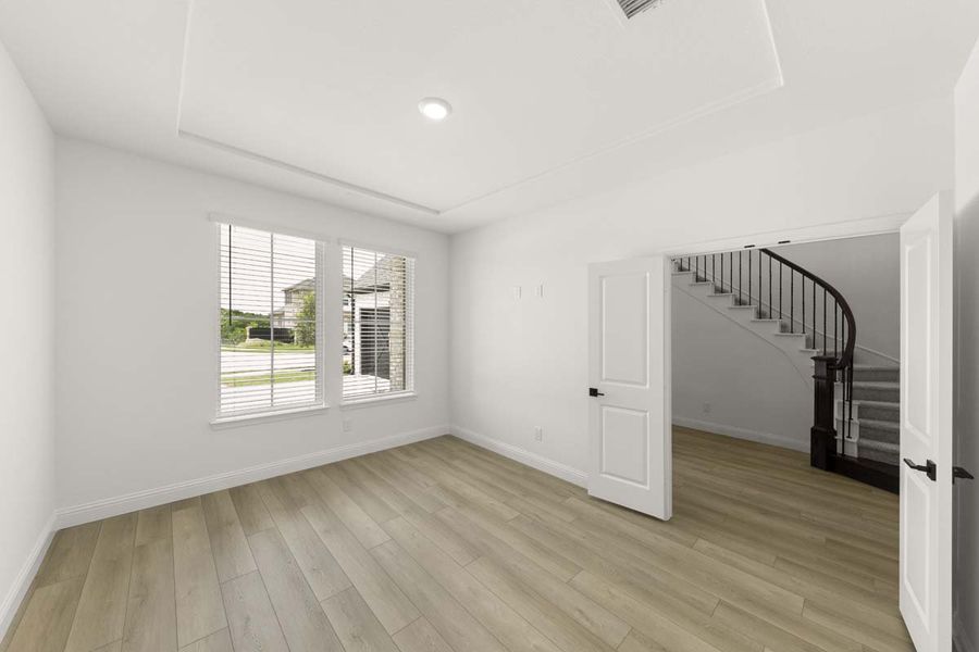 Spacious, unfurnished interior of a new home in Park Hills, Rockwall (Image 24).