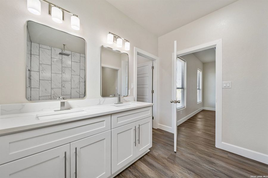 Furnished interior view inside a new home in , Atascosa (Image 15).