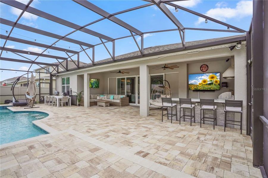Exterior details and patio area of a home in Winding Meadows, Apopka (Image 27).