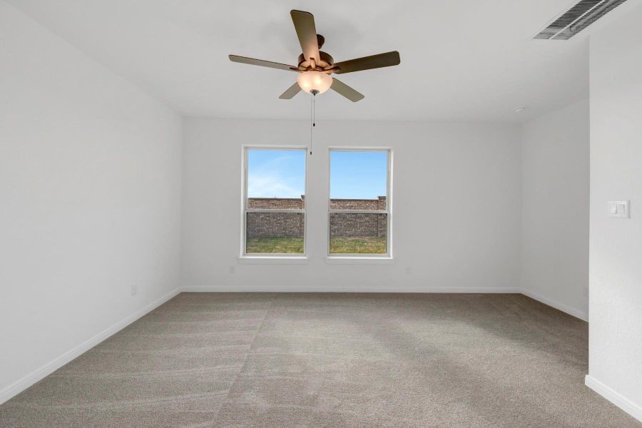 Spacious, unfurnished interior of a new home in Beacon Point at Lago Mar 50’ Homesites, Texas City (Image 24).