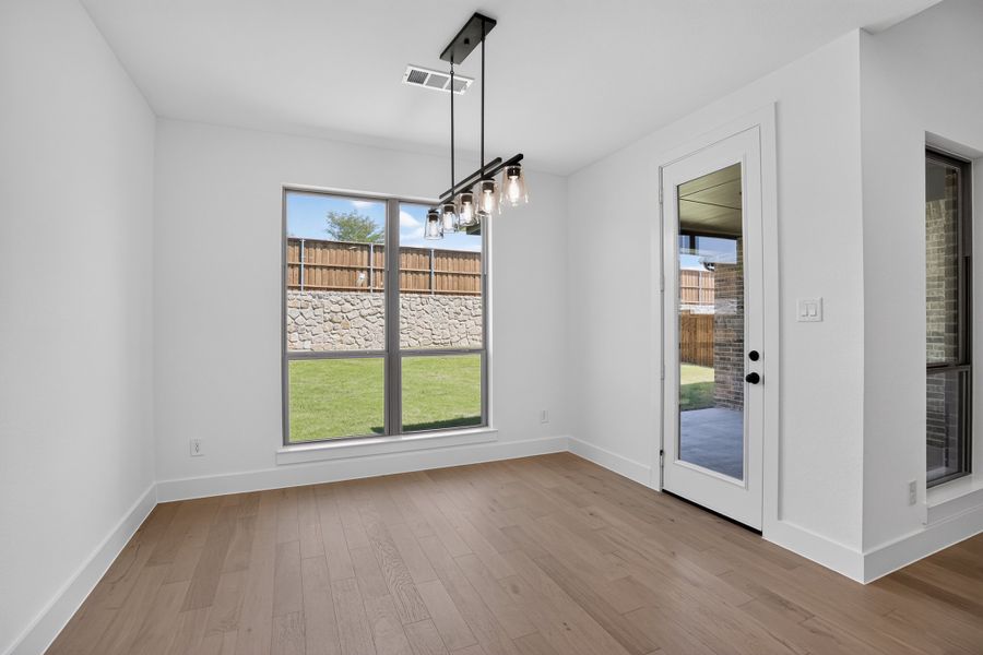128 Buffalo - Dining Area