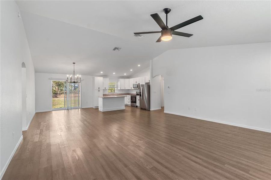 Spacious, unfurnished interior of a new home in , Summerfield (Image 10).