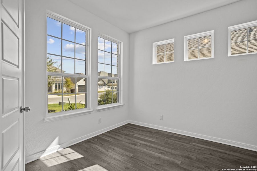 Spacious, unfurnished interior of a new home in Davis Ranch, San Antonio (Image 15). Spacious, unfurnished interior of a new home in Davis Ranch, San Antonio (Image 15).