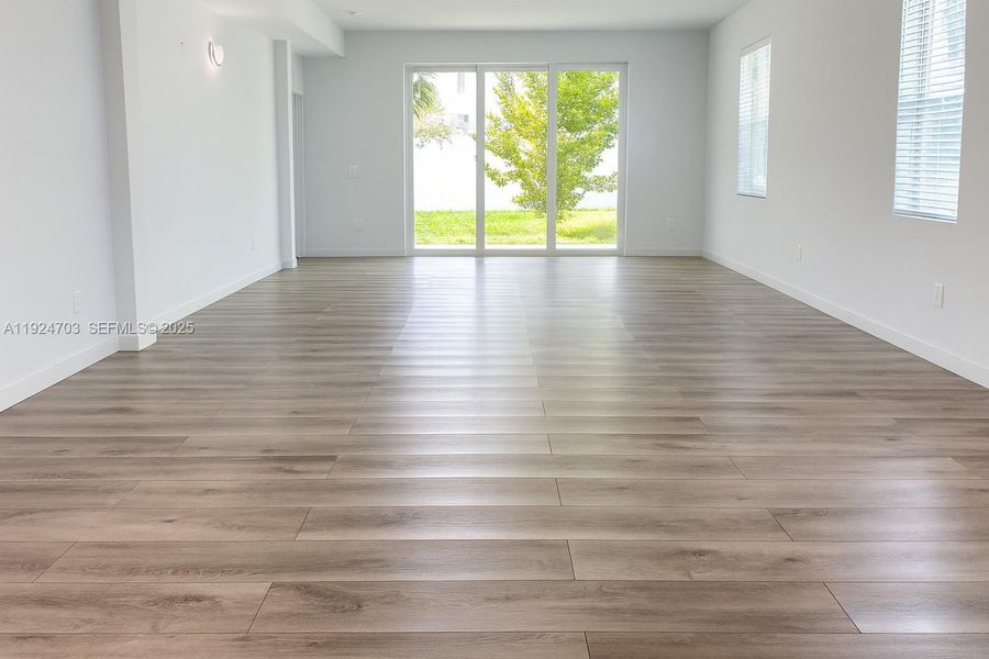 Spacious, unfurnished interior of a new home in , West Palm Beach (Image 7).