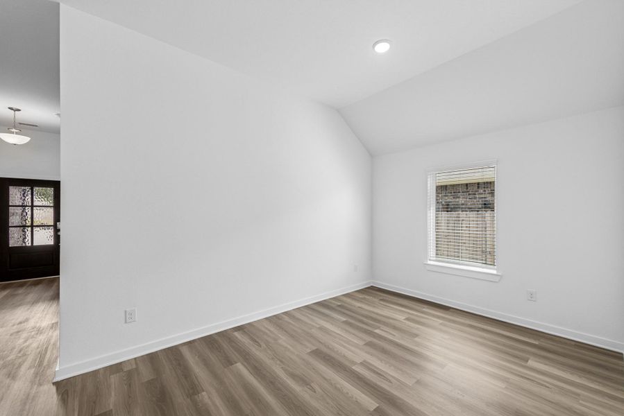 Spacious, unfurnished interior of a new home in Summerview, Fulshear (Image 19). Spacious, unfurnished interior of a new home in Summerview, Fulshear (Image 19).