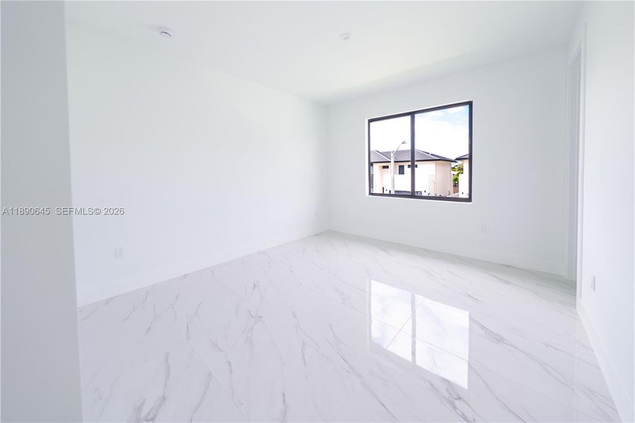 Spacious, unfurnished interior of a new home in , Miami (Image 36).