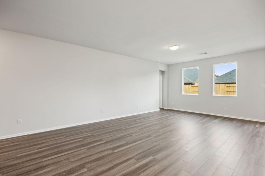 Spacious, unfurnished interior of a new home in Saint Tropez, Huffman (Image 17).