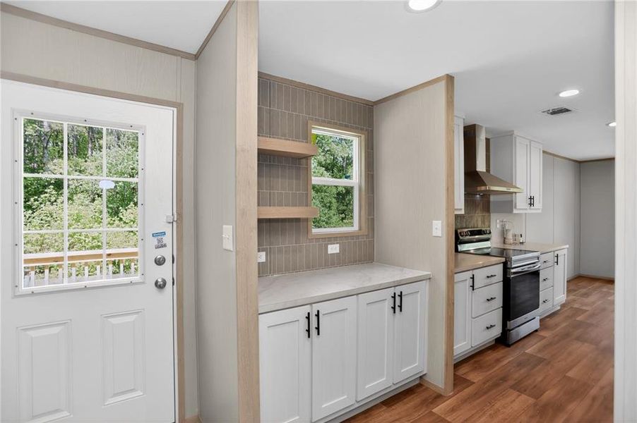 Furnished interior view inside a new home in , Jasper (Image 3).