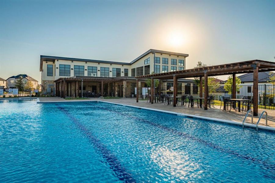 Community amenities in Symmetry 37s, Frisco (Image 32).